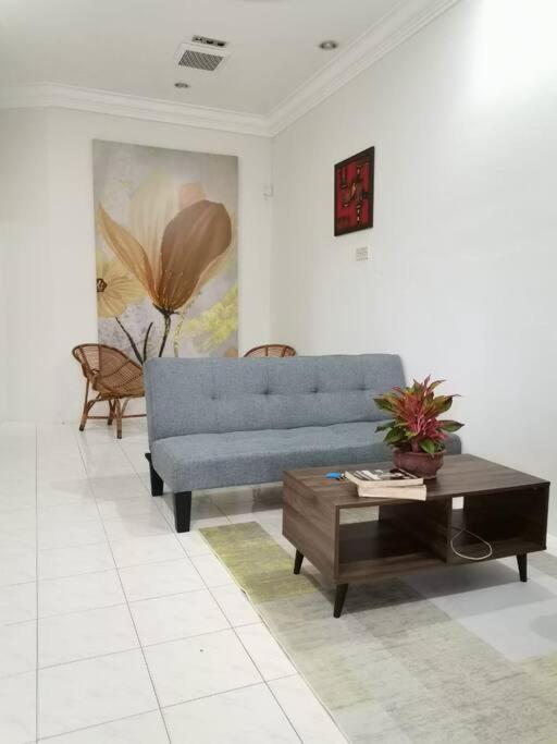 Holiday home Uia Younee 3r2b 9pax 5 Min To Town Kuantan
