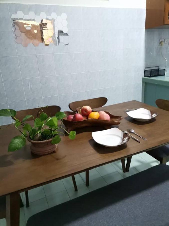 Holiday home Uia Younee 3r2b 9pax 5 Min To Town Kuantan